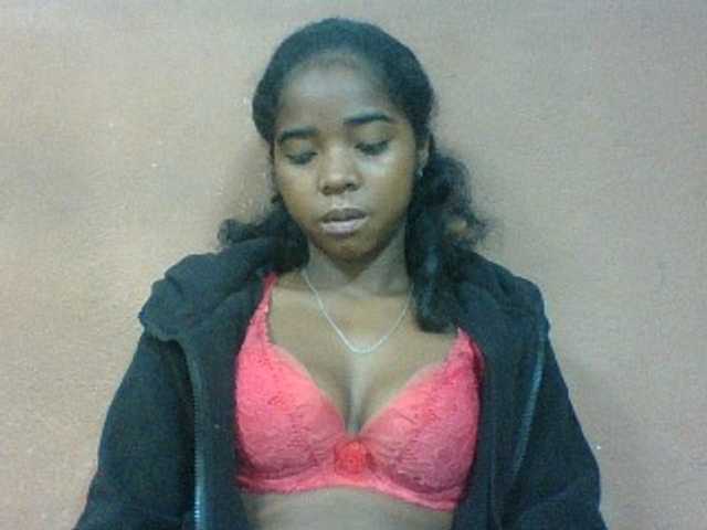 Luciah1 live cam on BongaCams