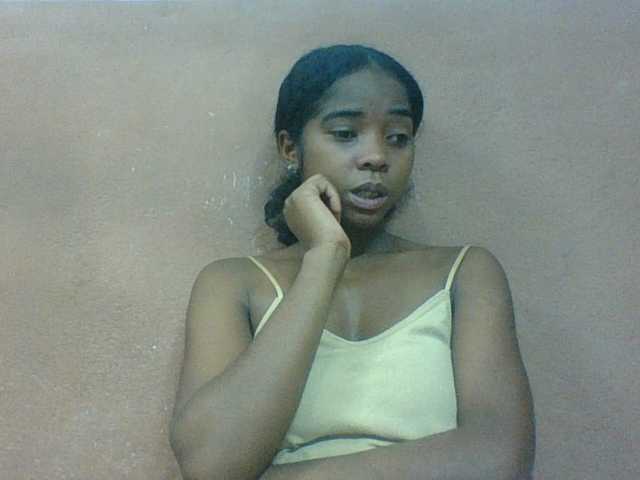 Luciah1 live cam on BongaCams