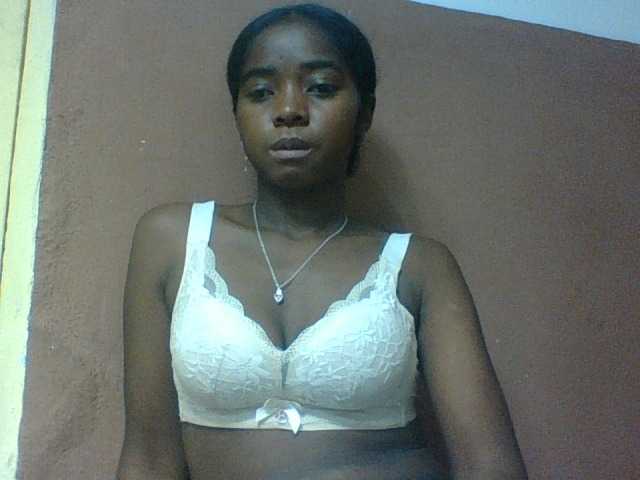 Luciah1 live webcam show