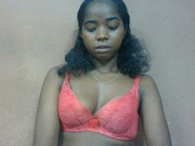 Luciah1 live cam on BongaCams