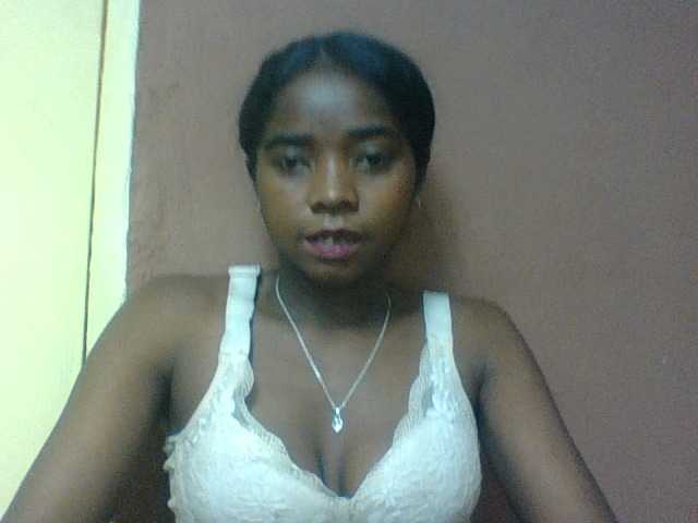 Luciah1 live webcam show