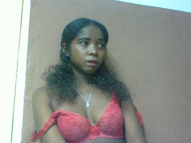 Luciah1 live webcam show