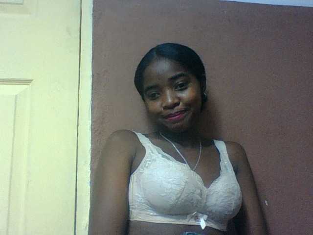 Luciah1 live webcam show