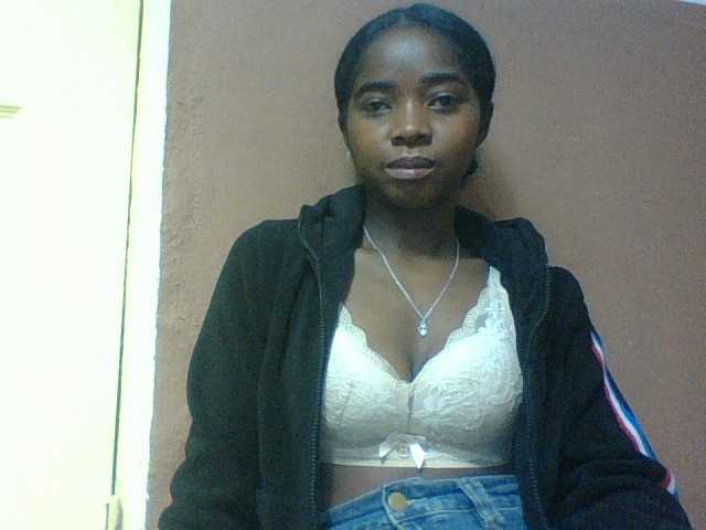 Luciah1 live cam on BongaCams