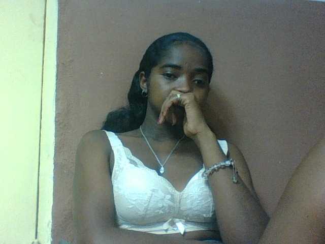 Luciah1 live cam on BongaCams