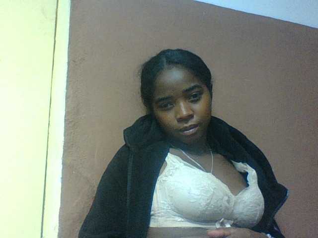 Luciah1 live cam on BongaCams