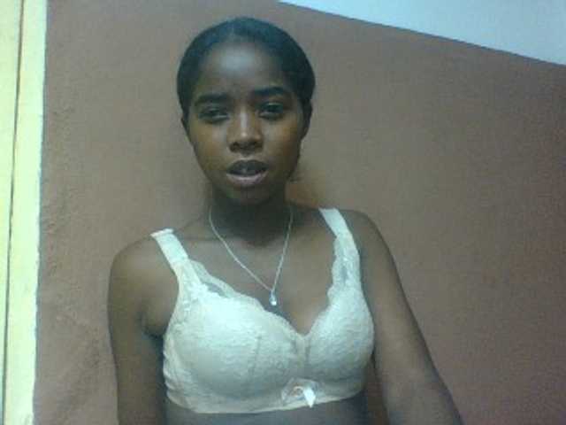 Luciah1 live webcam show