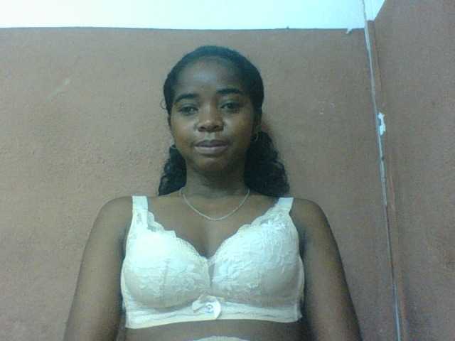 Luciah1 live cam on BongaCams