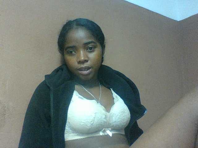 Luciah1 live webcam show