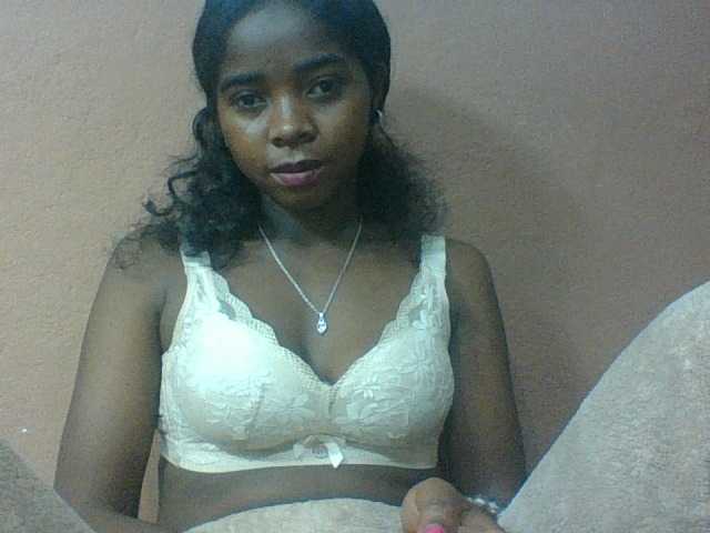 Luciah1 live cam on BongaCams