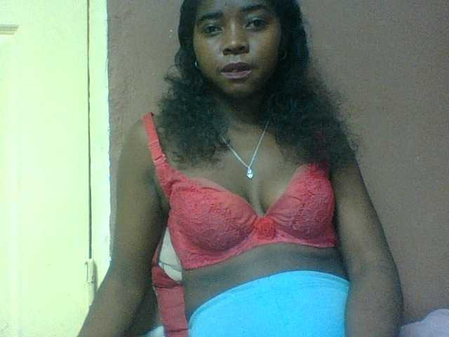 Luciah1 live webcam show
