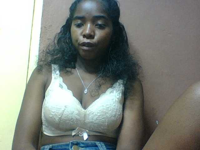 Luciah1 live cam on BongaCams