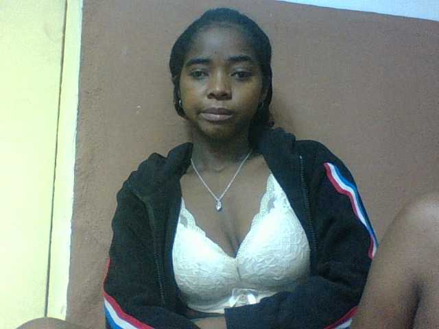Luciah1 live webcam show