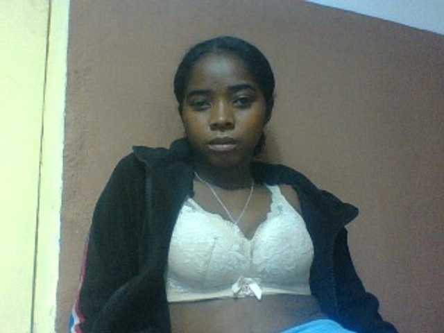 Luciah1 live cam on BongaCams