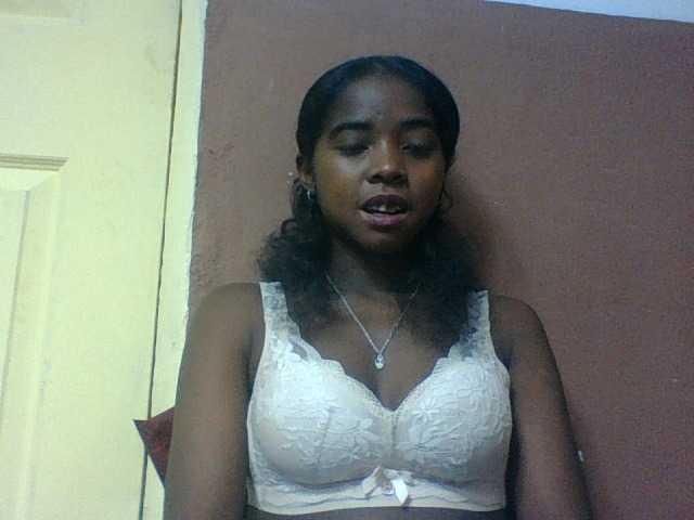 Luciah1 live webcam show