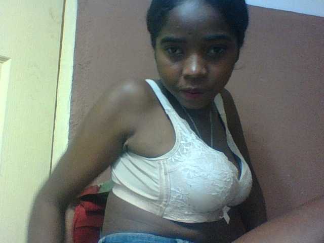 Luciah1 live webcam show