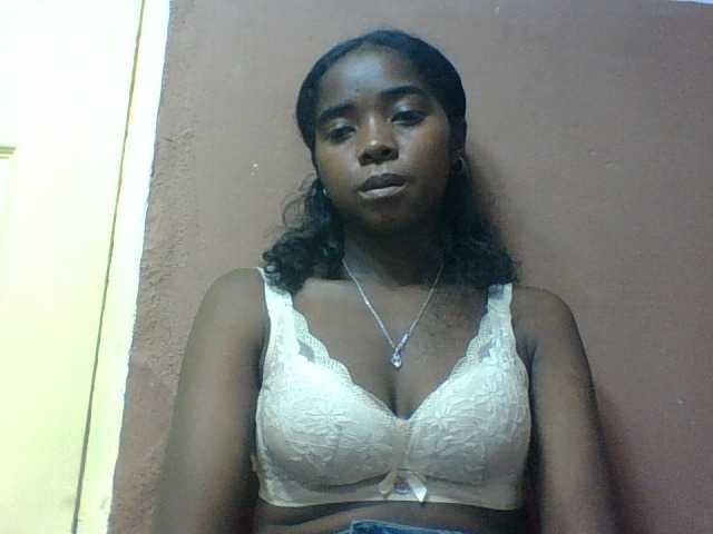 Luciah1 live cam on BongaCams