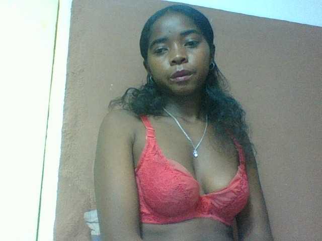 Luciah1 live webcam show