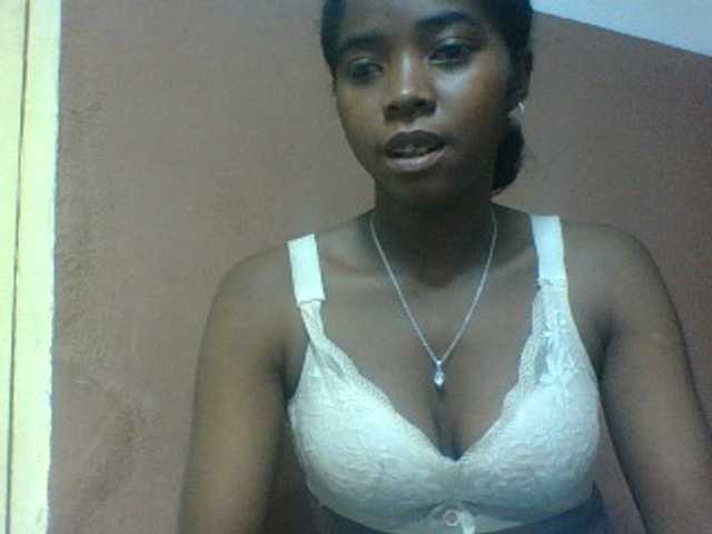 Luciah1 live webcam show