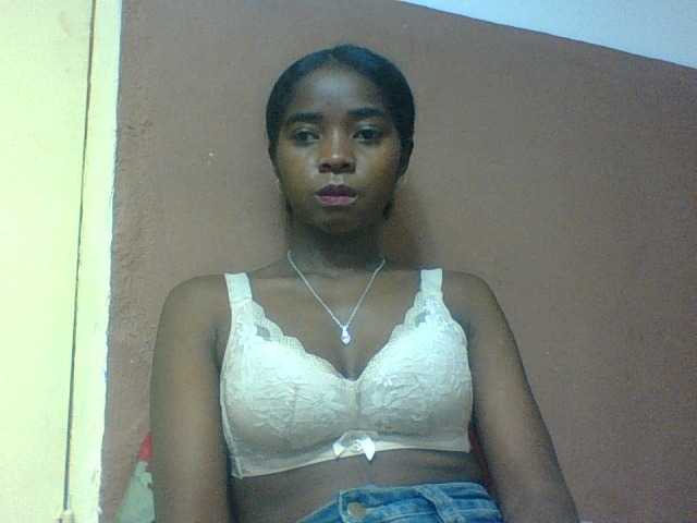 Luciah1 live webcam show