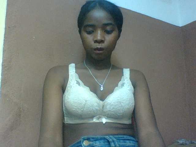 Luciah1 live webcam show
