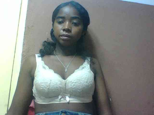 Luciah1 Live Webcam on BongaCams