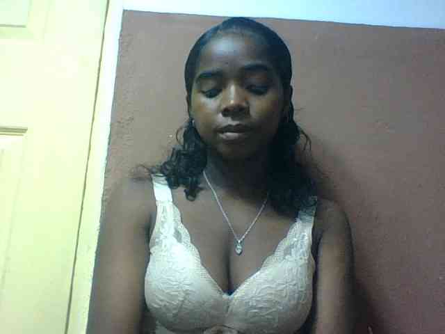 Luciah1 Live Webcam on BongaCams