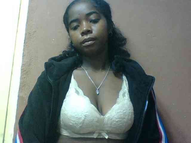 Luciah1 Live Webcam on BongaCams