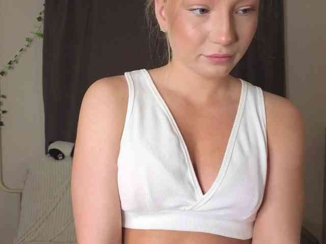 YourLittleBong webcam