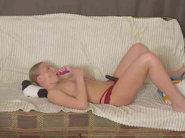 YourLittleBong webcam