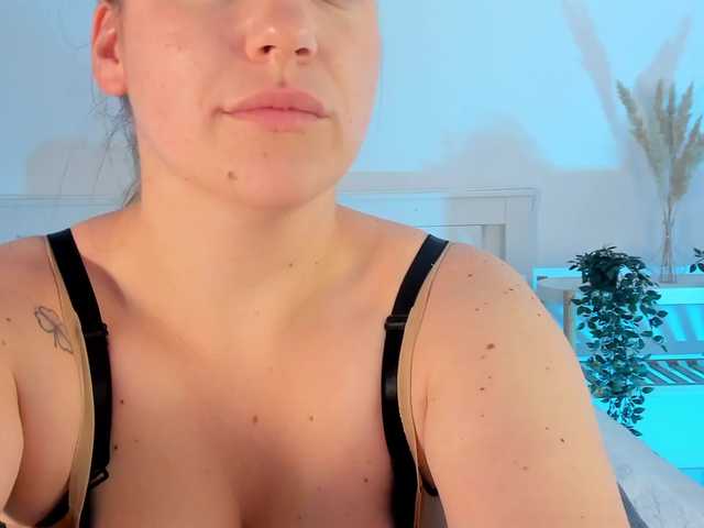 Glubokaya-Glotka2000 live cam on BongaCams