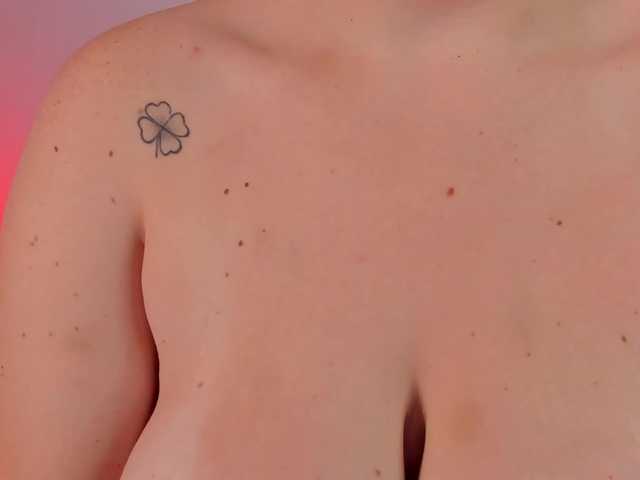 Glubokaya-Glotka2000 live cam on BongaCams