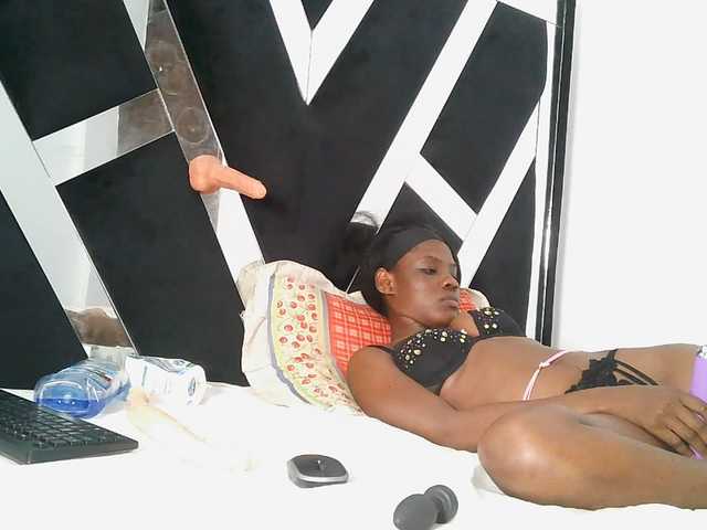 SexxyCamilla live webcam show