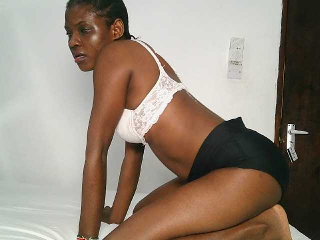 SexxyCamilla live cam on BongaCams