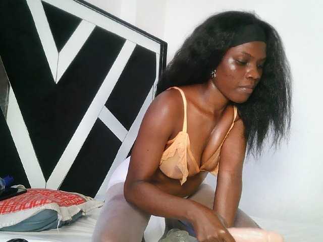 SexxyCamilla live cam on BongaCams