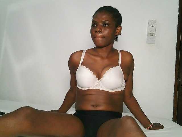 SexxyCamilla live cam on BongaCams