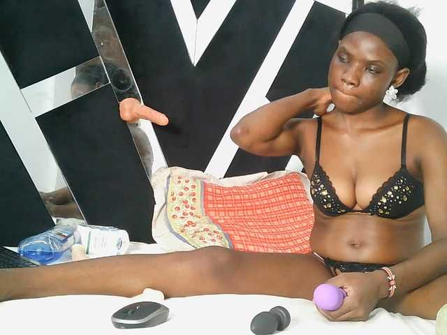 SexxyCamilla live webcam show