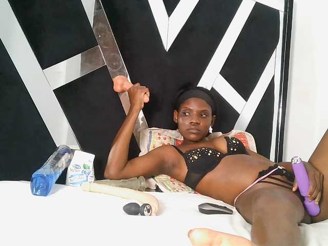SexxyCamilla live webcam show