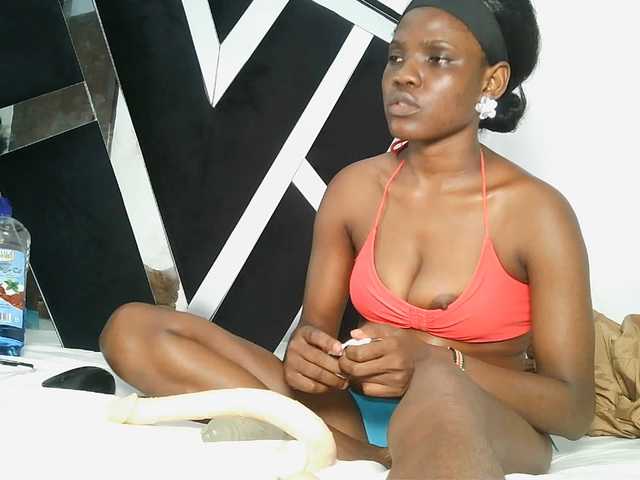 SexxyCamilla live webcam show