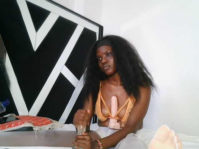 SexxyCamilla live cam on BongaCams