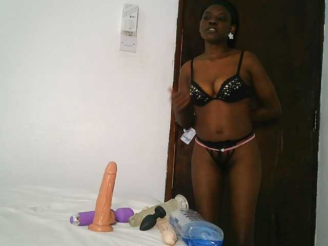 SexxyCamilla live webcam show