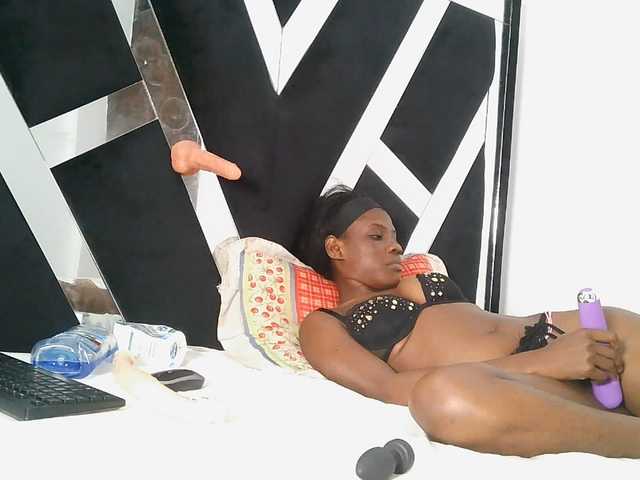 SexxyCamilla live cam on BongaCams