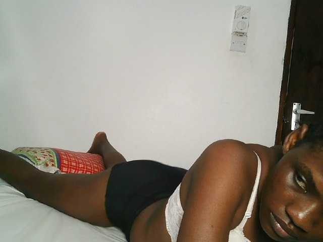 SexxyCamilla live cam on BongaCams