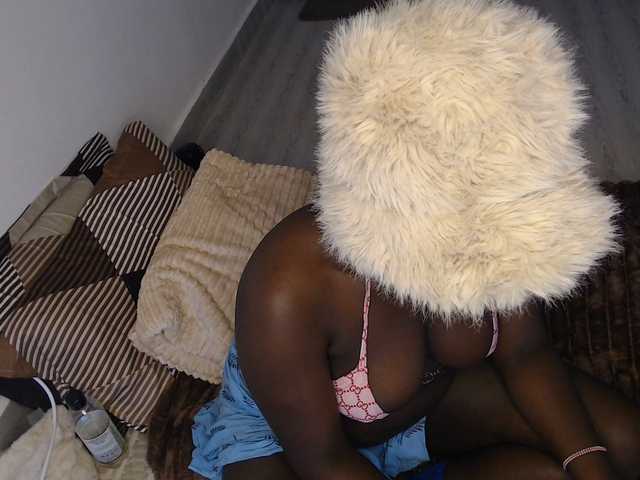 coco-curves live cam on BongaCams