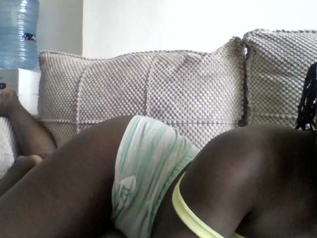 coco-curves live webcam show