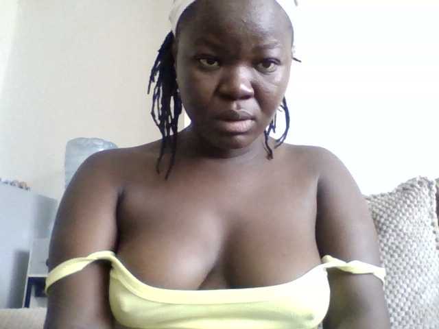 coco-curves live webcam show
