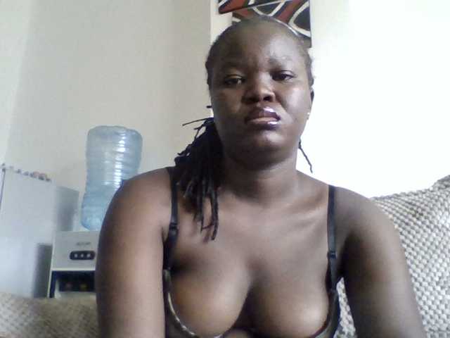 coco-curves live webcam show
