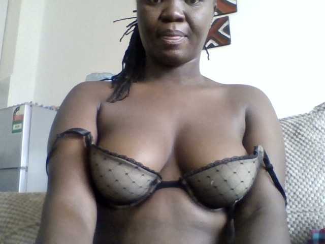 coco-curves live webcam show