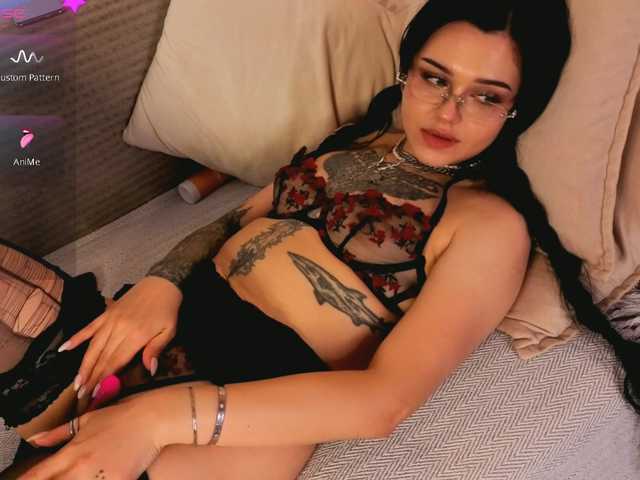 Kristyshae live cam on BongaCams