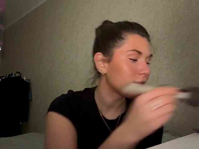 Modella: PenelopeTrolinger